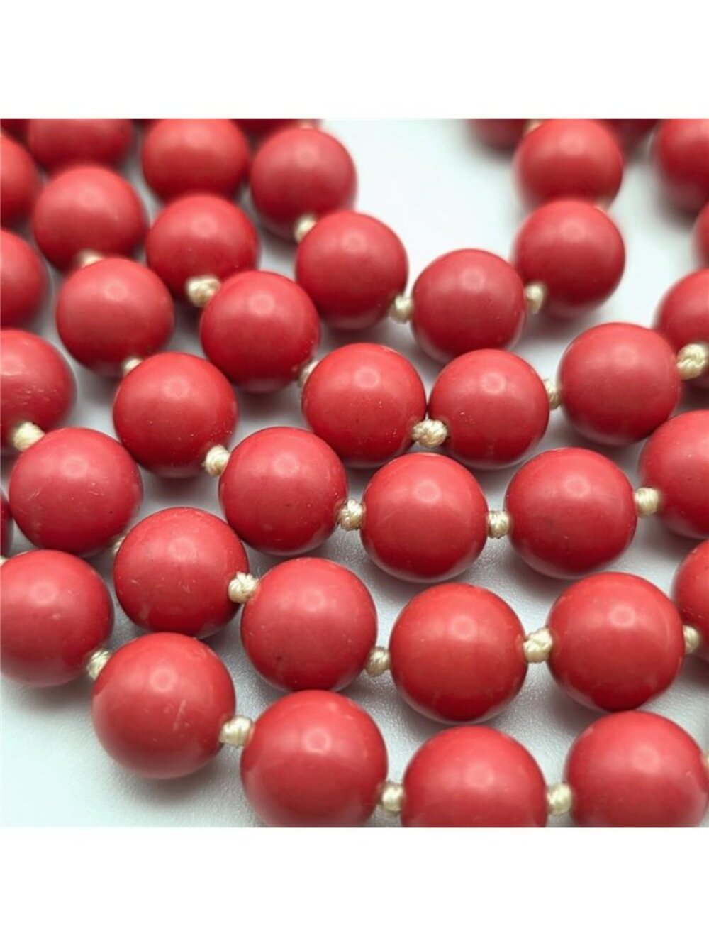 Red Faux Coral Glass Bead Bee Brooch Clasp Necklace 57 in Vintage - Picture 3 of 11